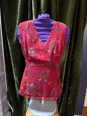Context Red Floral V-Neck Wrap-Style Sleeveless Blouse